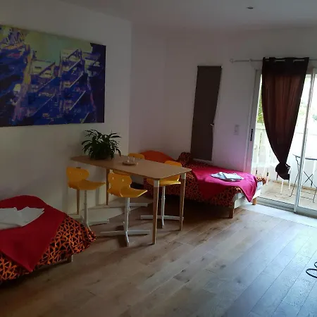 K.n.c.1601 Bed & Breakfast *